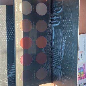 New, eyeshadow pallet